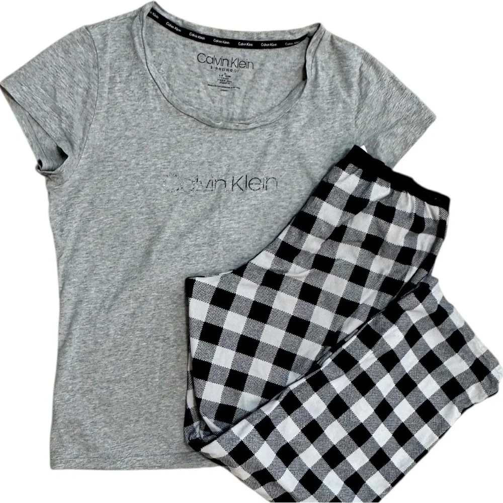 Calvin Klein Women’s 2 Pc Pajamas Set Logo T-Shirt and Black Plaid Pants Size M